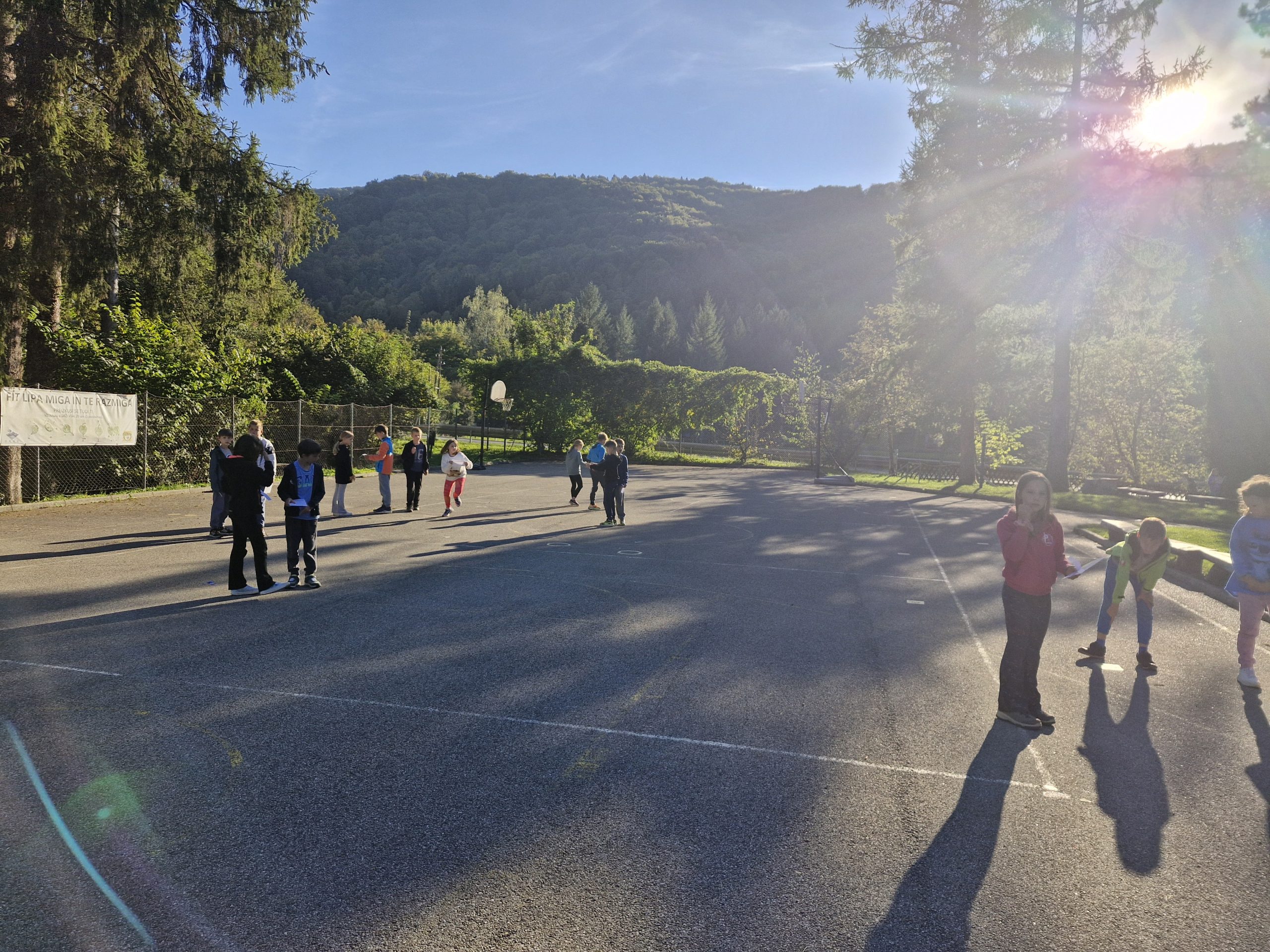 Učenci 4. razredov v šoli v naravi.